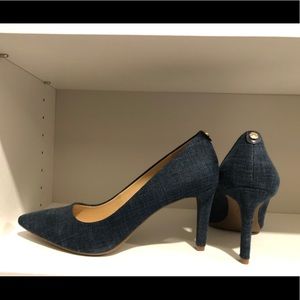 Michael Kors pump
